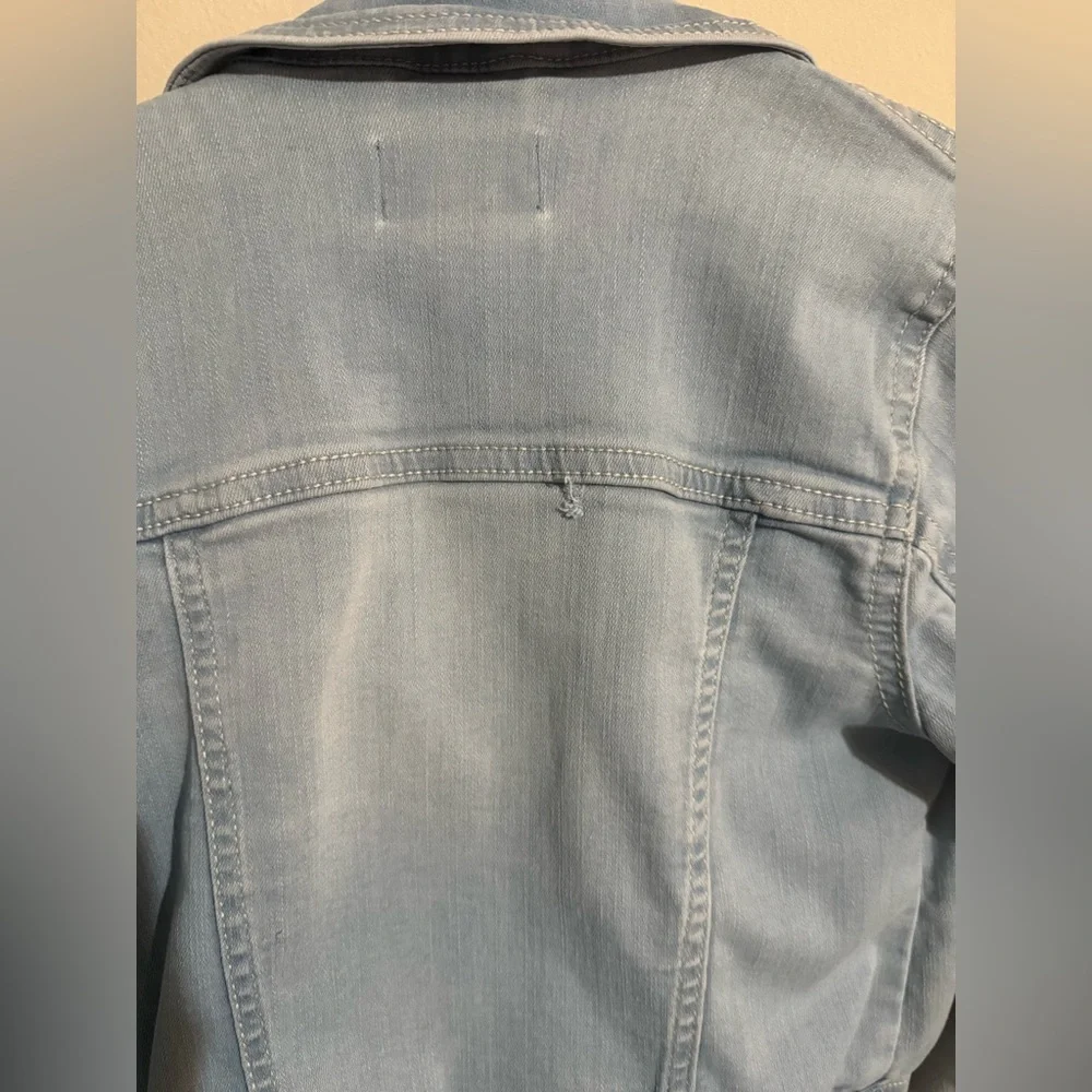 Children’s Place Stretchy Light Wash Girls Size Sm 5/6 Distressed Denim Jacket